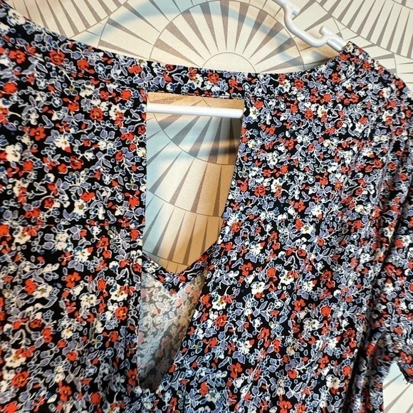 GAP‎ Women’s Vneck navy floral print dress size Medium - Picture 2 of 6